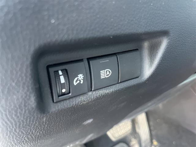 Used 2021 Toyota RAV4 XLE image 19