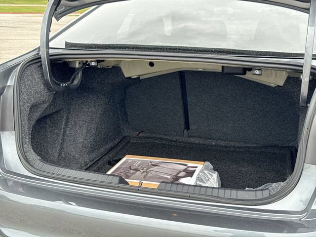 Used 2025 Volkswagen Jetta SE w/ Sunroof Package FWD image 23