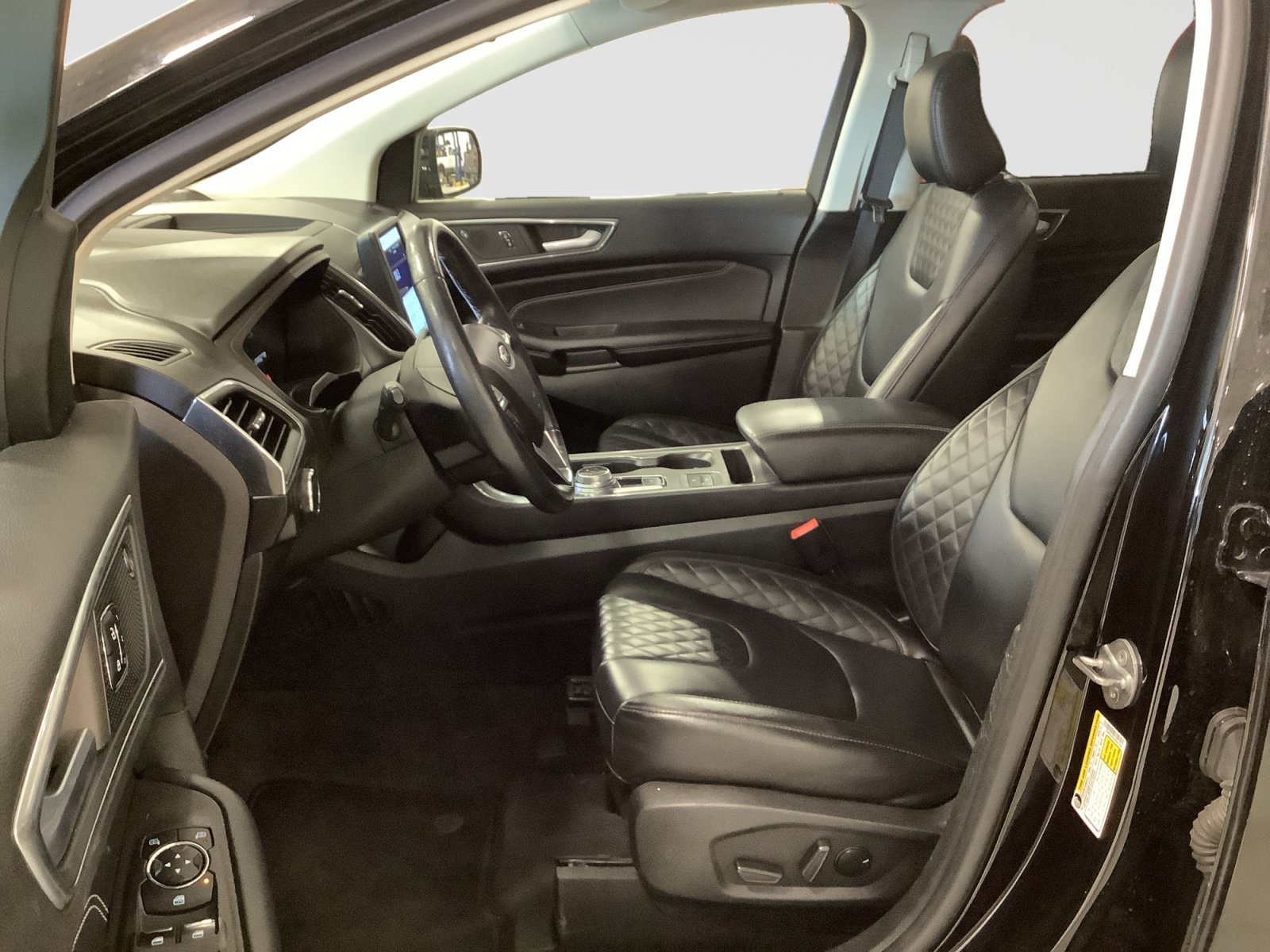 Certified 2023 Ford Edge Titanium AWD/4WD image 11