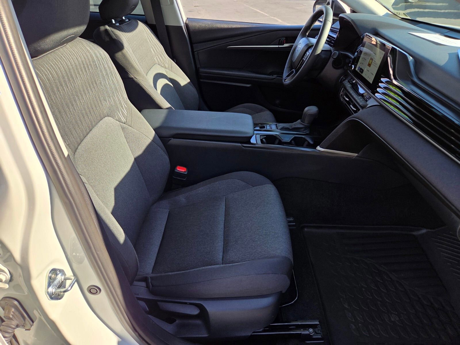 Used 2025 Toyota Camry LE w/ Convenience Package FWD image 15