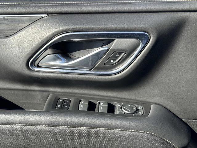 Used 2022 GMC Yukon XL SLT w/ SLT Premium Package image 22