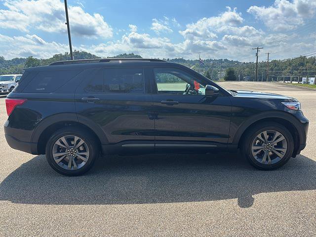 Certified 2023 Ford Explorer XLT w/ Equipment Group 202A AWD/4WD image 5