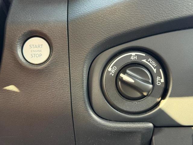 Used 2022 Nissan Frontier SV AWD/4WD image 18
