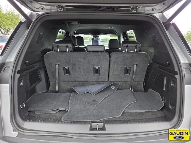 Used 2026 Chevrolet Traverse LT FWD image 14