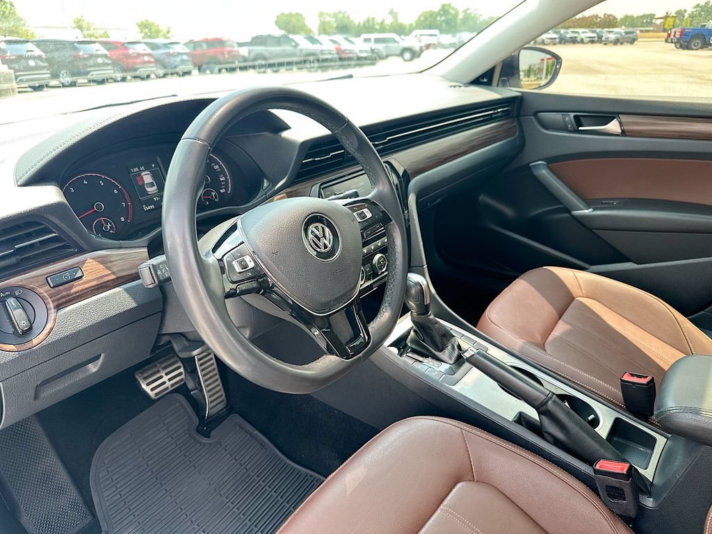 Used 2022 Volkswagen Passat 2.0T FWD image 10