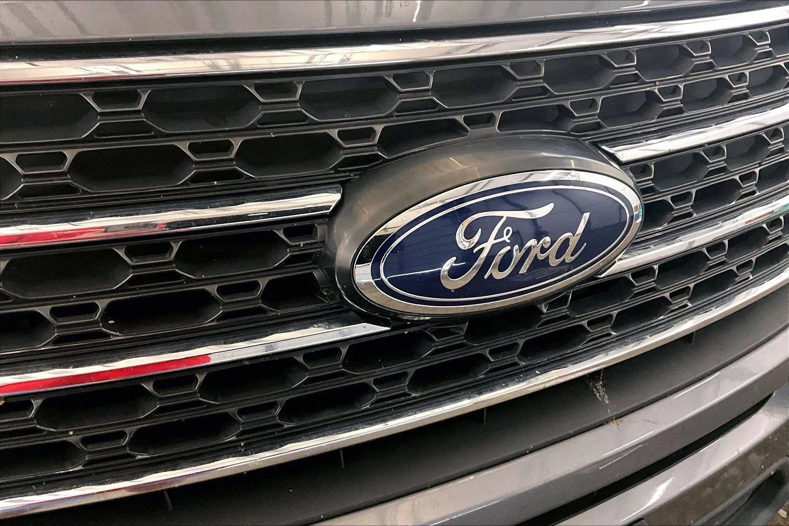 Certified 2022 Ford Explorer XLT w/ Equipment Group 202A image 30