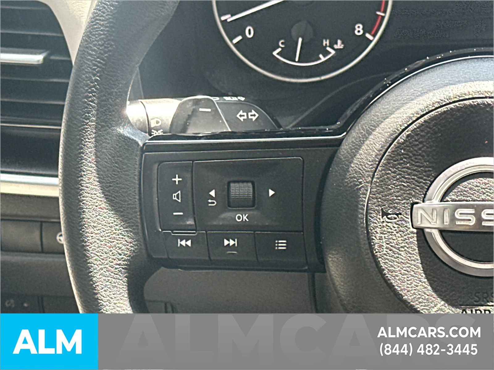 Used 2023 Nissan Rogue SV FWD image 28