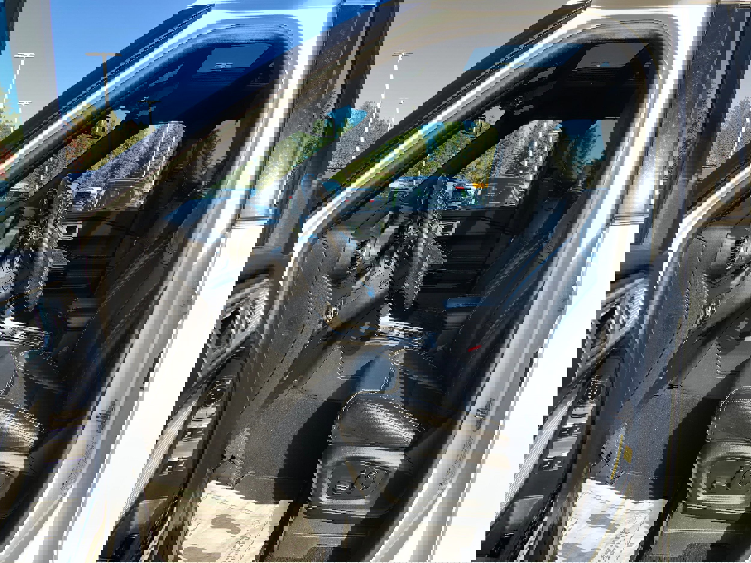 Certified 2022 Ford Explorer ST w/ Equipment Group 401A image 21