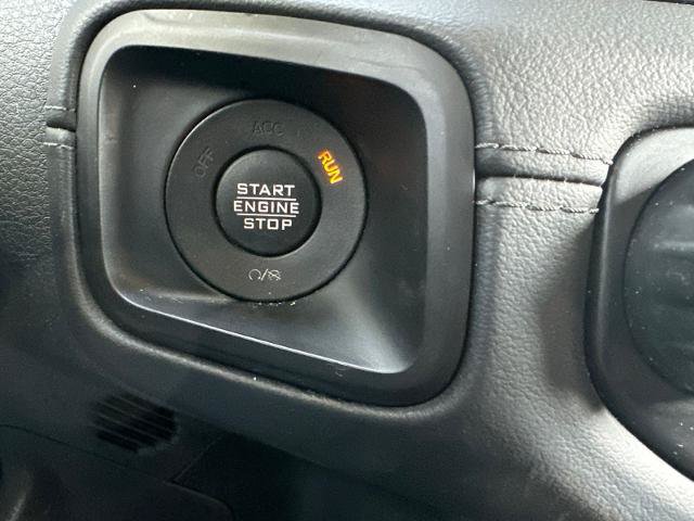 Used 2024 Jeep Wrangler Unlimited Rubicon AWD/4WD image 5