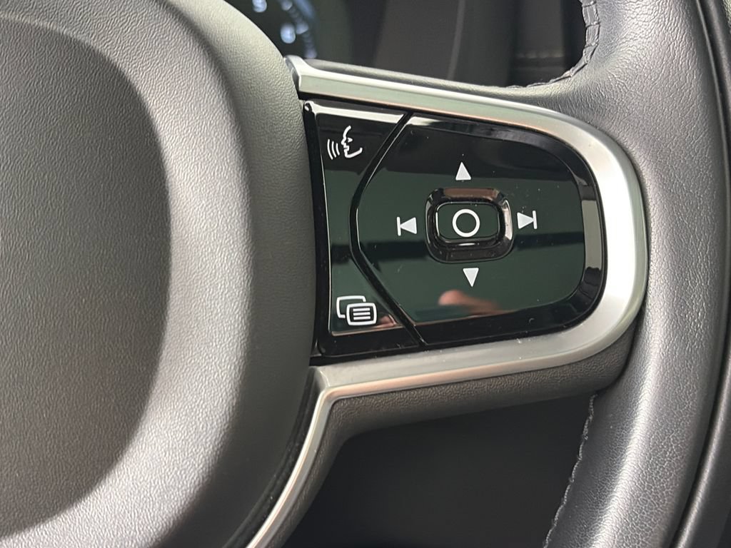Used 2020 Volvo XC60 T6 Inscription AWD/4WD image 18