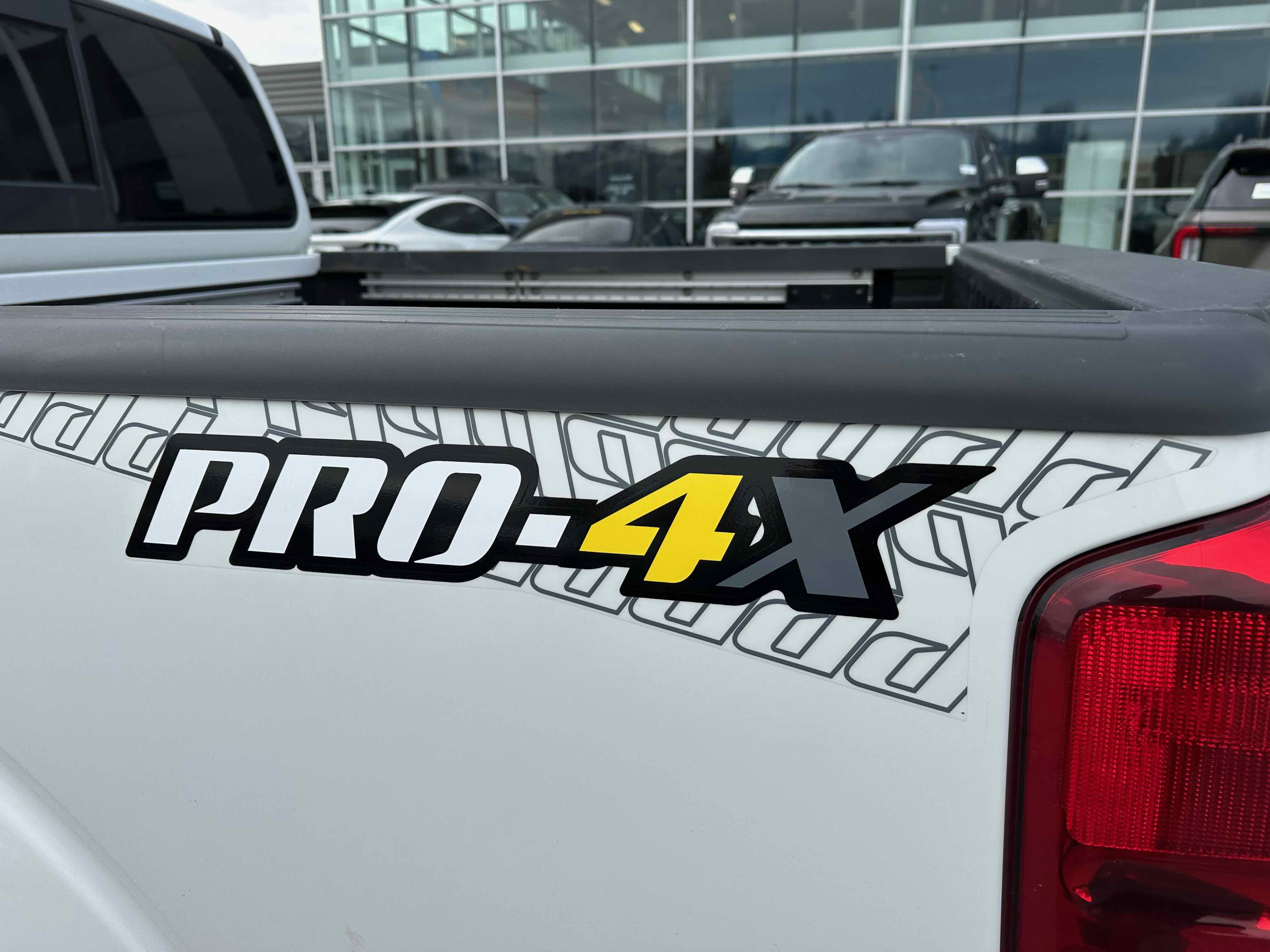 Used 2020 Nissan Frontier PRO-4X w/ Pro-4x Utility Package image 17