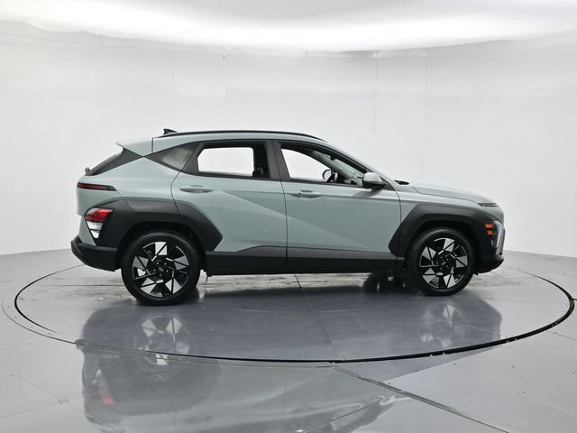 Used 2024 Hyundai Kona SEL FWD image 2