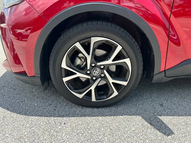 Used 2020 Toyota C-HR XLE FWD image 27