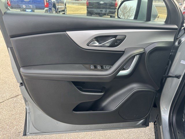 Used 2023 Chevrolet Blazer LT image 11