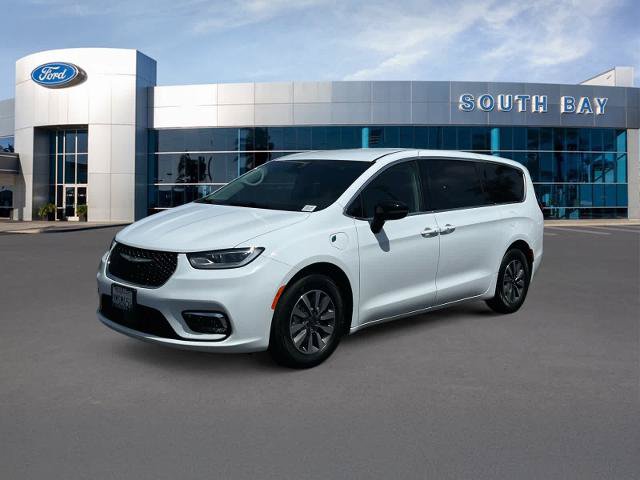 Used 2024 Chrysler Pacifica Limited FWD image 1