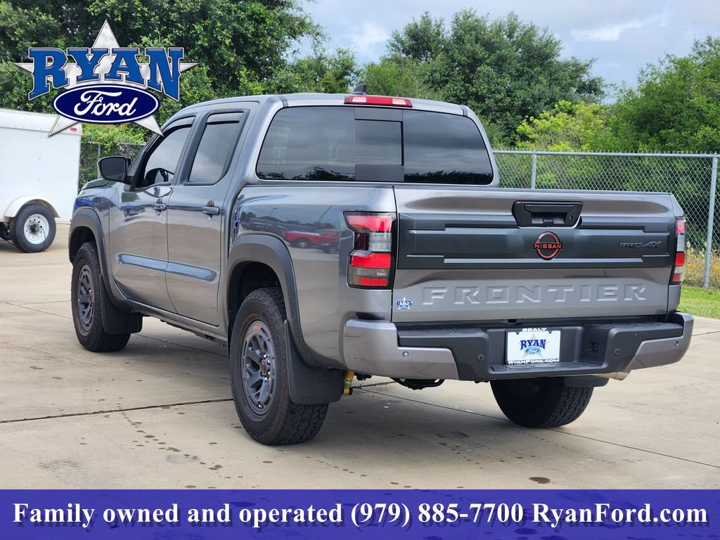Used 2025 Nissan Frontier PRO-4X AWD/4WD image 3