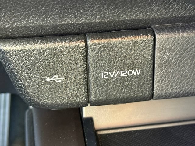 Used 2023 Toyota Camry SE FWD image 6