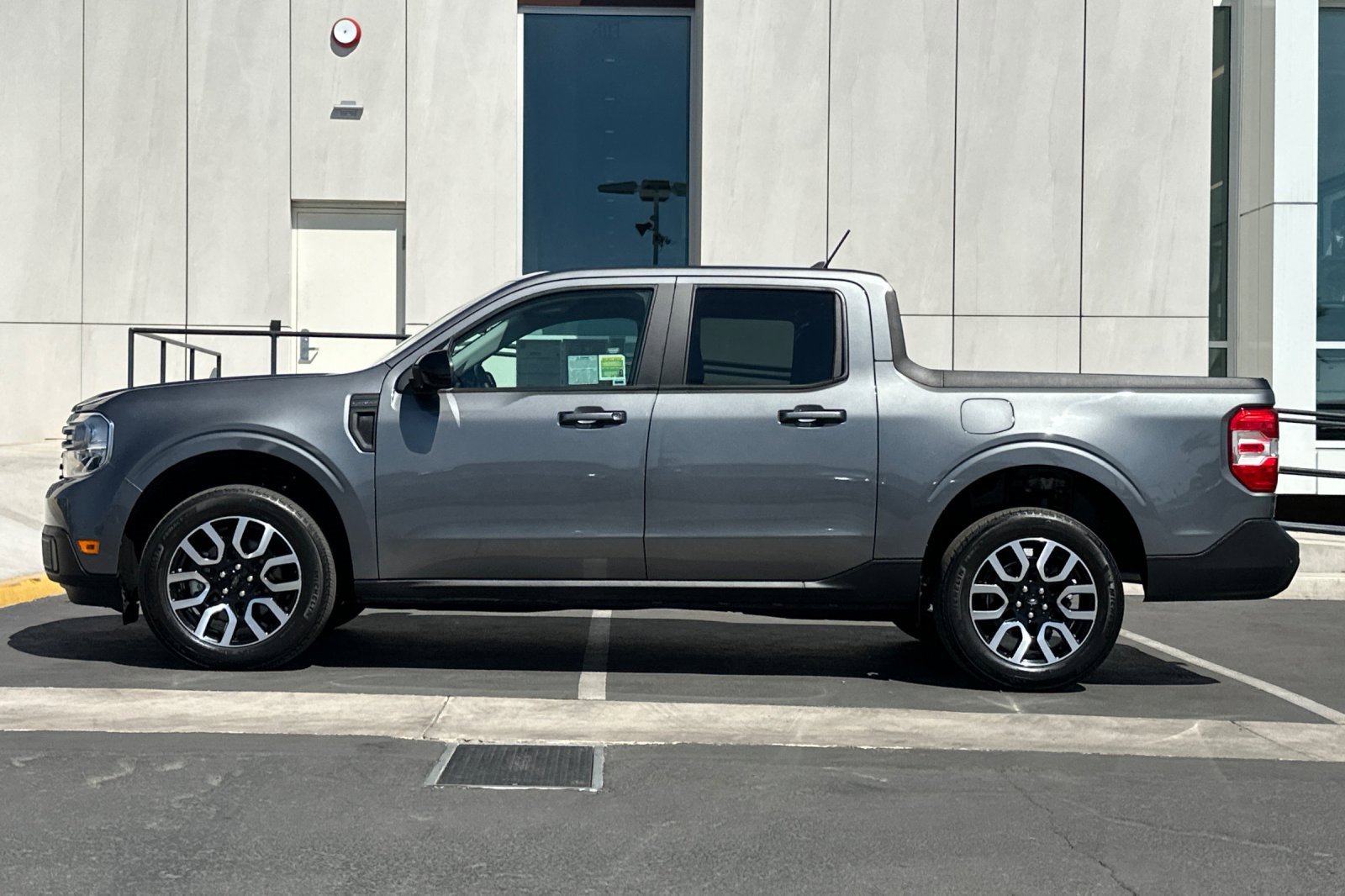 Certified 2024 Ford Maverick Lariat image 6