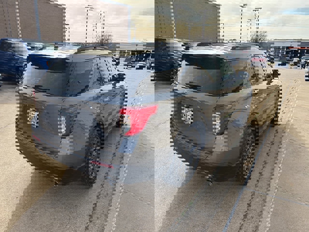 Certified 2021 Ford Explorer XLT w/ Equipment Group 202A image 3