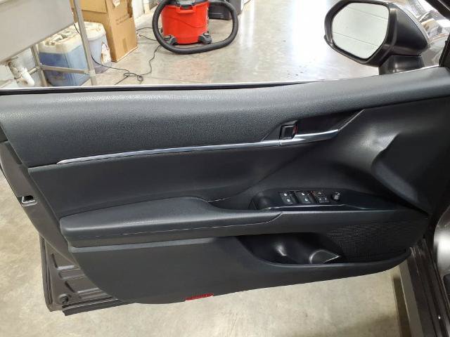 Used 2020 Toyota Camry LE w/ Carpet Mat Package FWD image 21