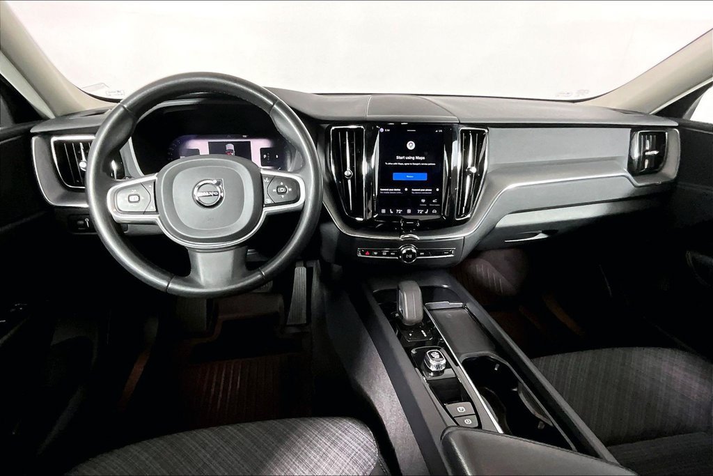 Used 2022 Volvo XC60 B5 Momentum FWD image 15