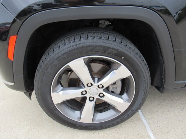 Used 2021 Jeep Grand Cherokee L Limited RWD image 13