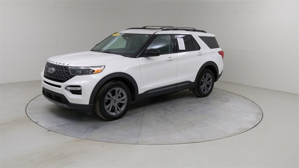Certified 2023 Ford Explorer XLT w/ Equipment Group 202A image 21