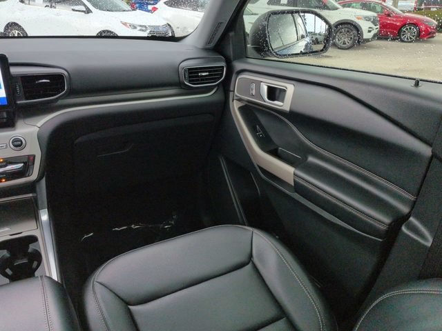 Certified 2022 Ford Explorer XLT w/ Equipment Group 202A RWD image 16