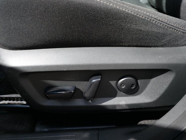 Used 2024 Nissan Rogue SV FWD image 15