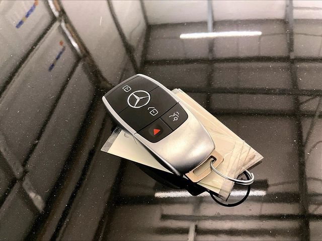 Used 2022 Mercedes-Benz GLC 300 4MATIC image 9