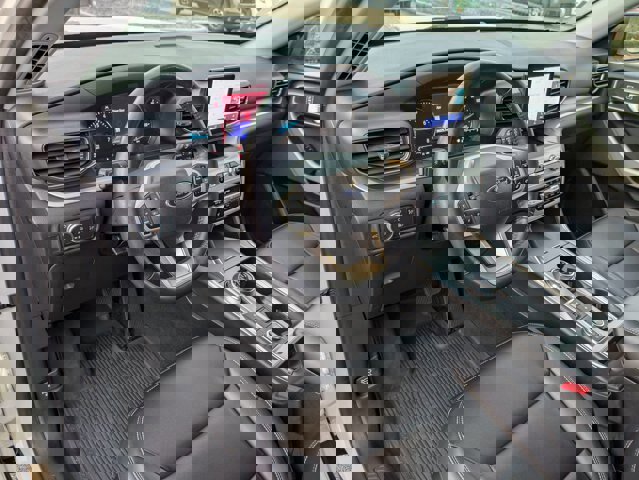 Certified 2022 Ford Explorer XLT w/ Equipment Group 202A image 14