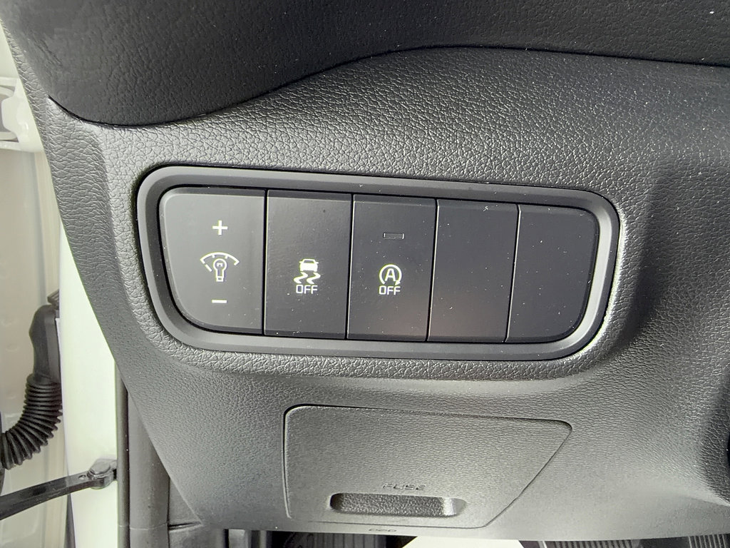 Used 2025 Kia Soul LX w/ LX Technology Package FWD image 25