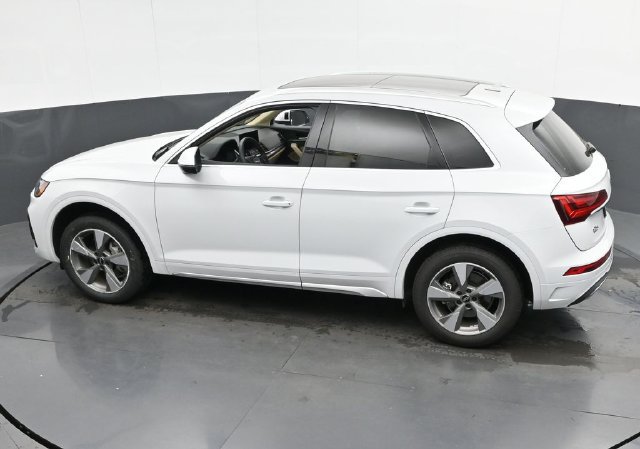 Used 2025 Audi Q5 2.0T Premium Plus w/ Premium Plus Package AWD/4WD image 45