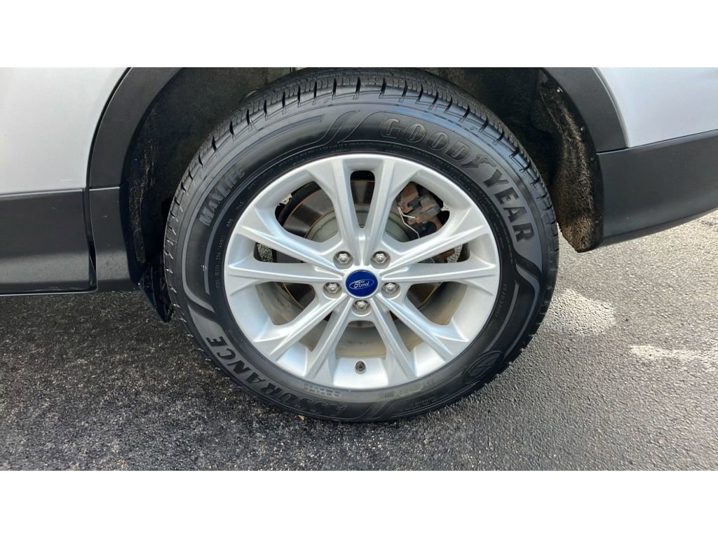 Certified 2017 Ford Escape SE w/ Equipment Group 201A image 15