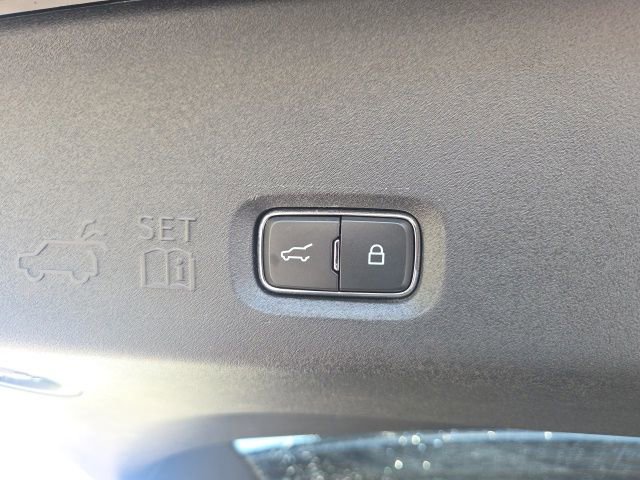 Certified 2025 Ford Expedition Active AWD/4WD image 16