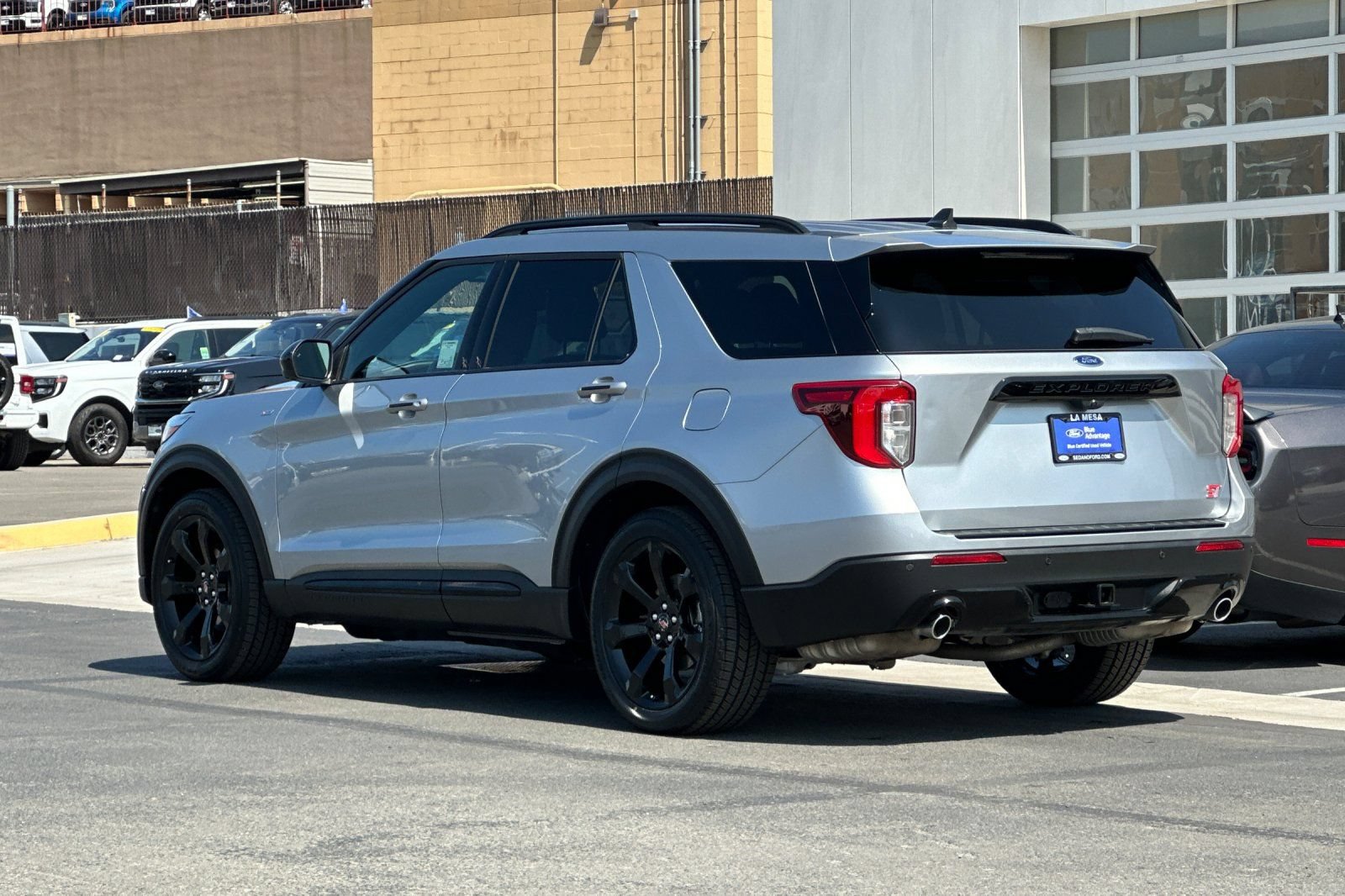 Certified 2023 Ford Explorer ST-Line w/ Class IV Trailer Tow Package RWD image 5