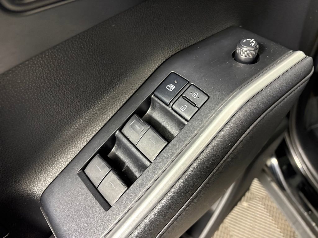 Used 2021 Toyota Highlander XLE image 13