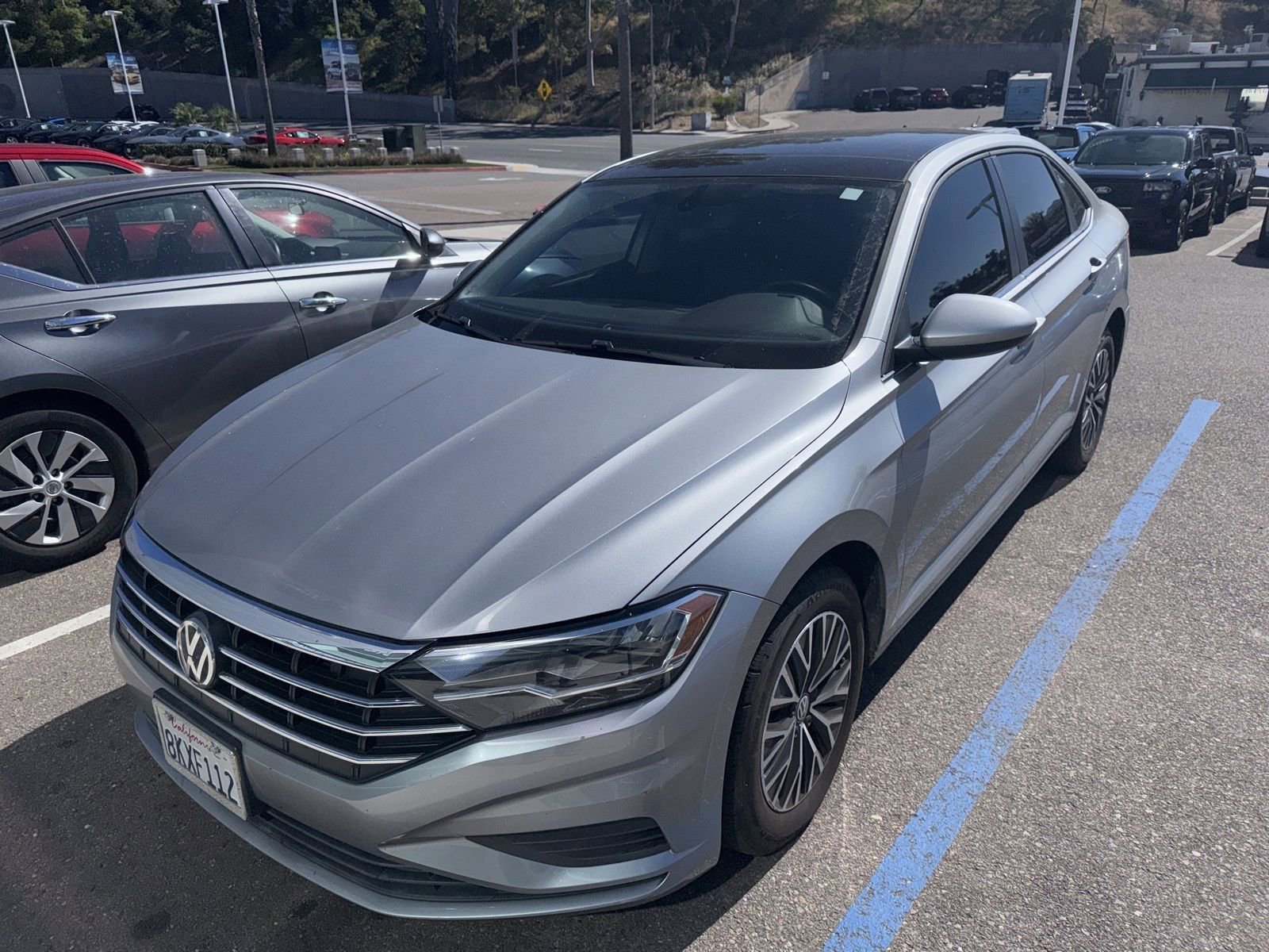Used 2019 Volkswagen Jetta SE image 2