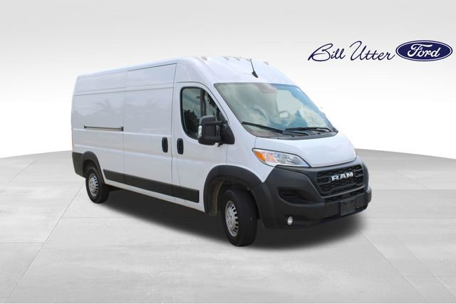 Used 2024 RAM ProMaster 2500 w/ Convenience Group FWD image 3