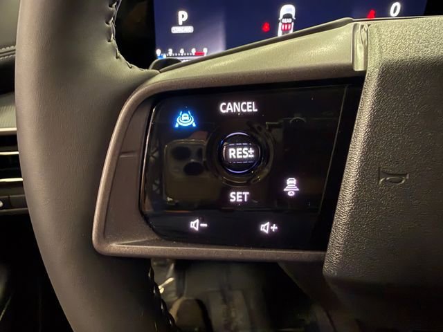 Used 2025 Nissan Murano SV AWD/4WD image 13