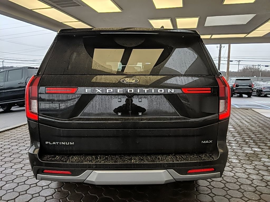 Certified 2025 Ford Expedition Max Platinum image 4