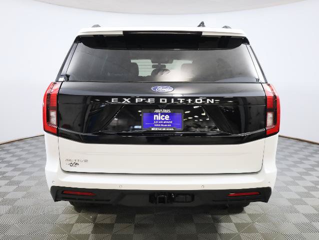 Certified 2025 Ford Expedition Active AWD/4WD image 6