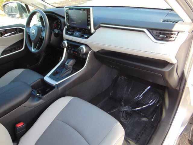 Used 2022 Toyota RAV4 XLE Premium AWD/4WD image 25