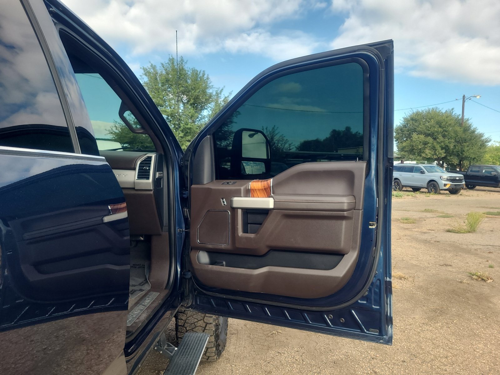 Certified 2018 Ford F350 King Ranch w/ King Ranch Ultimate Package AWD/4WD image 16