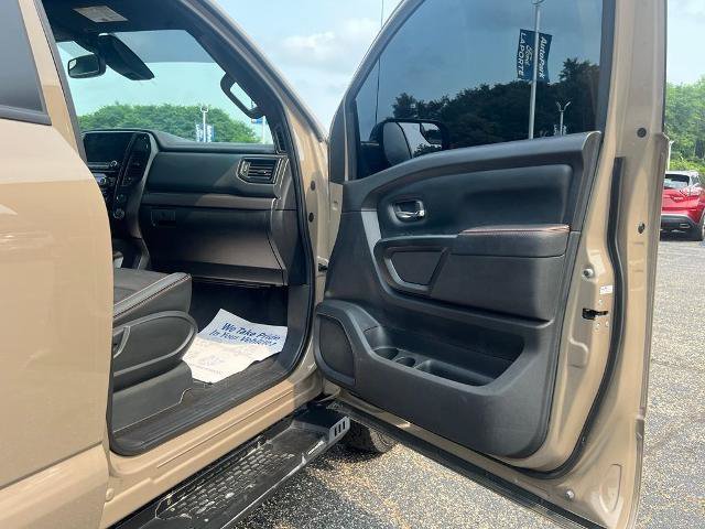 Used 2020 Nissan Titan PRO-4X AWD/4WD image 36