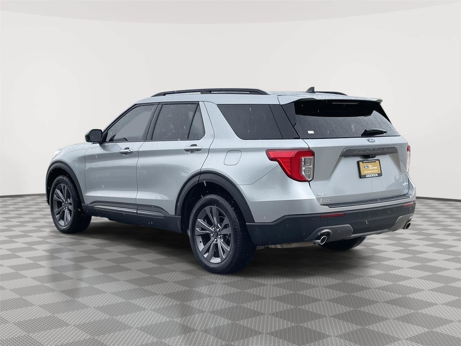 Certified 2023 Ford Explorer XLT w/ Equipment Group 202A AWD/4WD image 9