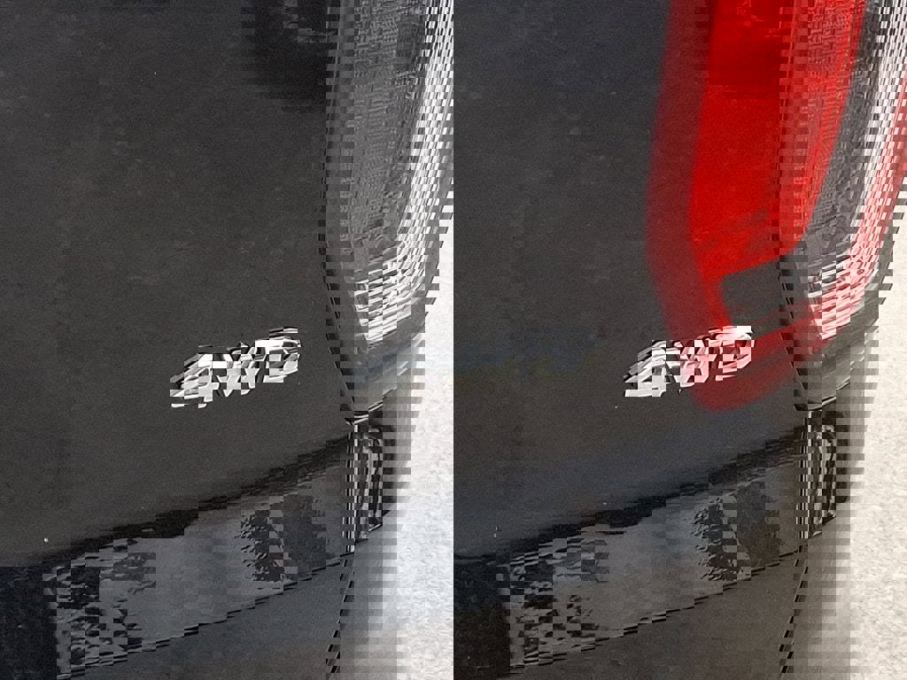 Certified 2017 Ford Explorer XLT w/ Equipment Group 202A image 33