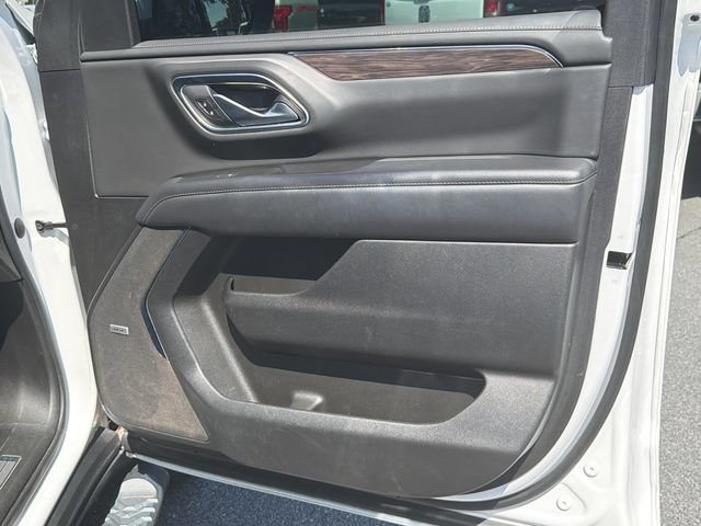 Used 2022 Chevrolet Tahoe Z71 w/ Luxury Package AWD/4WD image 16