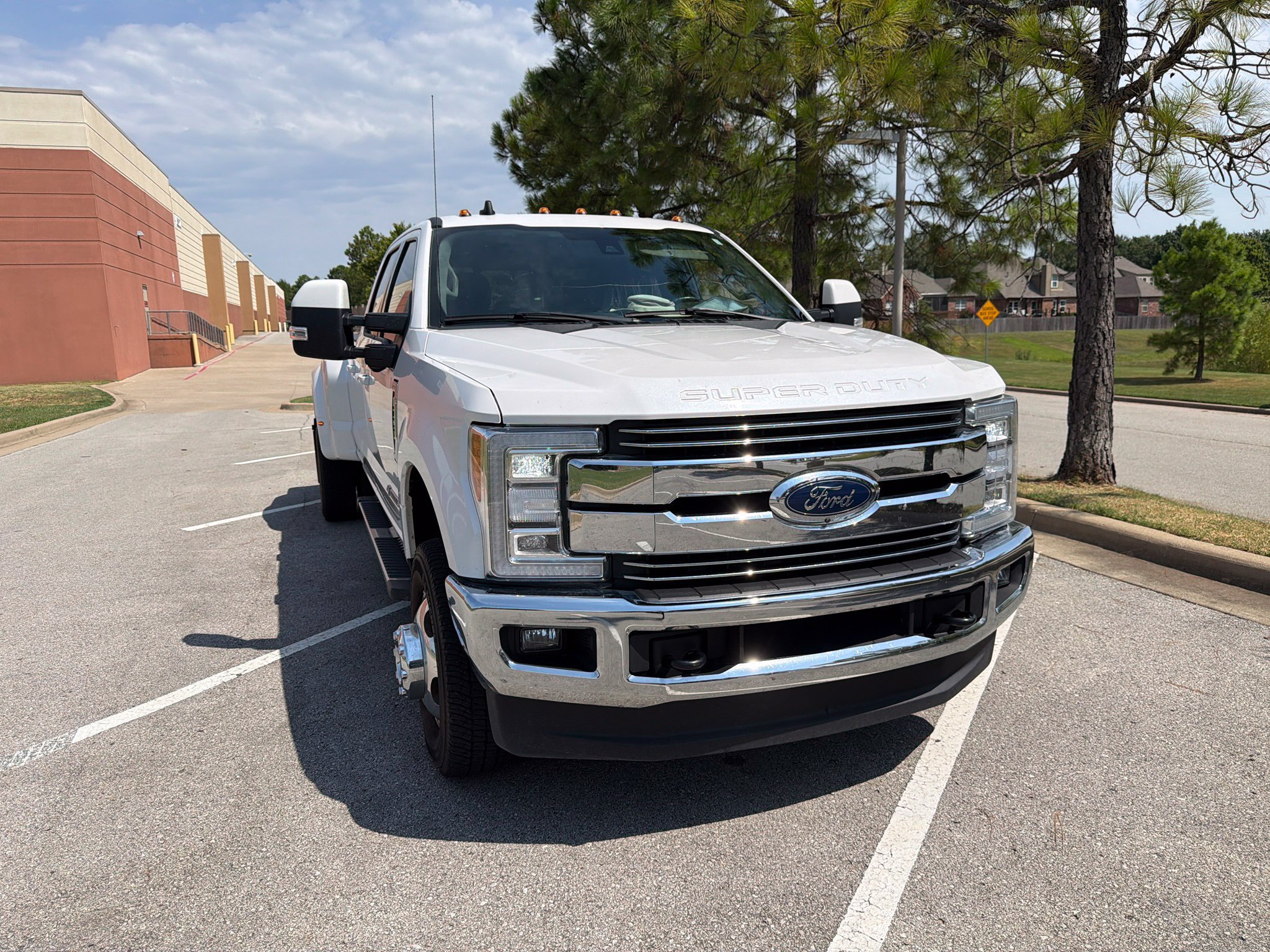 Certified 2019 Ford F350 Lariat w/ Lariat Ultimate Package AWD/4WD image 4