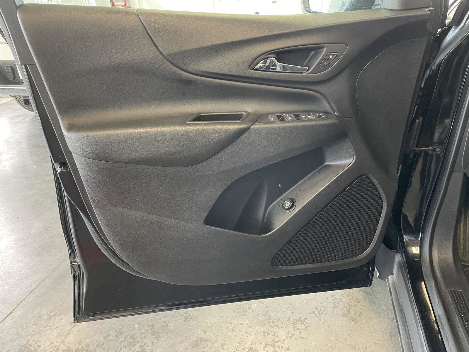 Used 2021 Chevrolet Equinox LT image 17